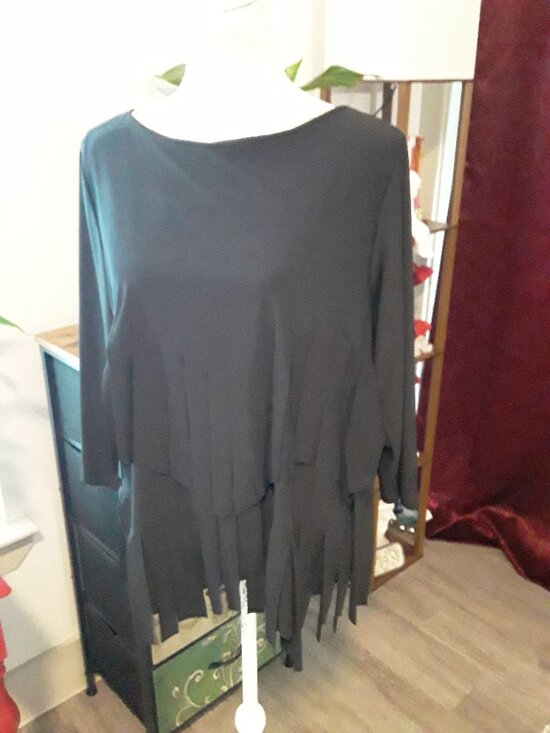 Curvesque Tops - New Curvesque USA lovely dark black fringe accent top size L